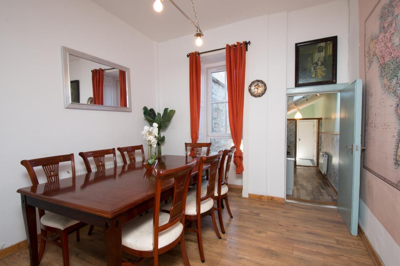 7 Bedroom Townhouse *
