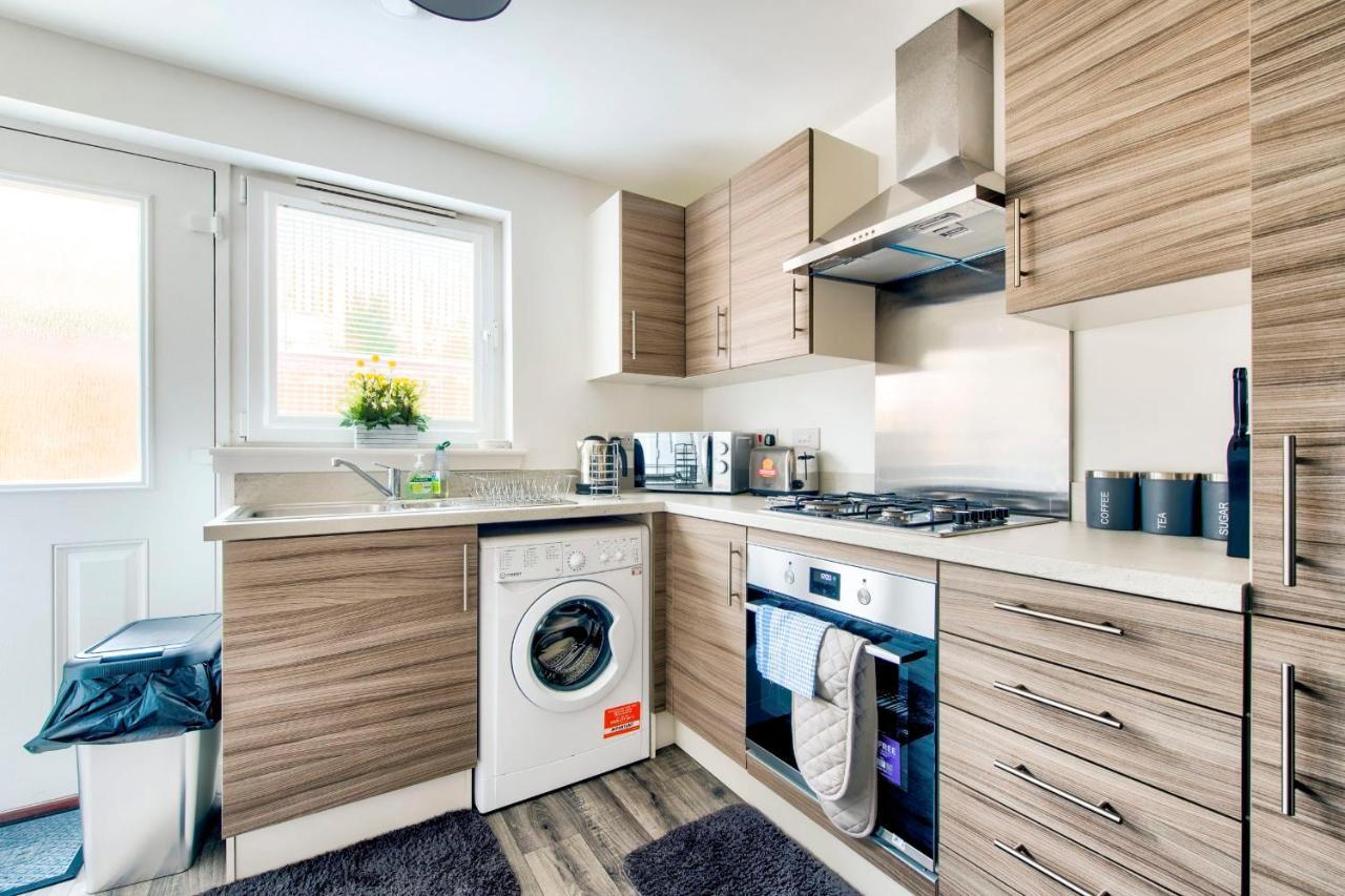 Guestready - Serene 2br W Yard & Parking - Sleeps Up To 6 *