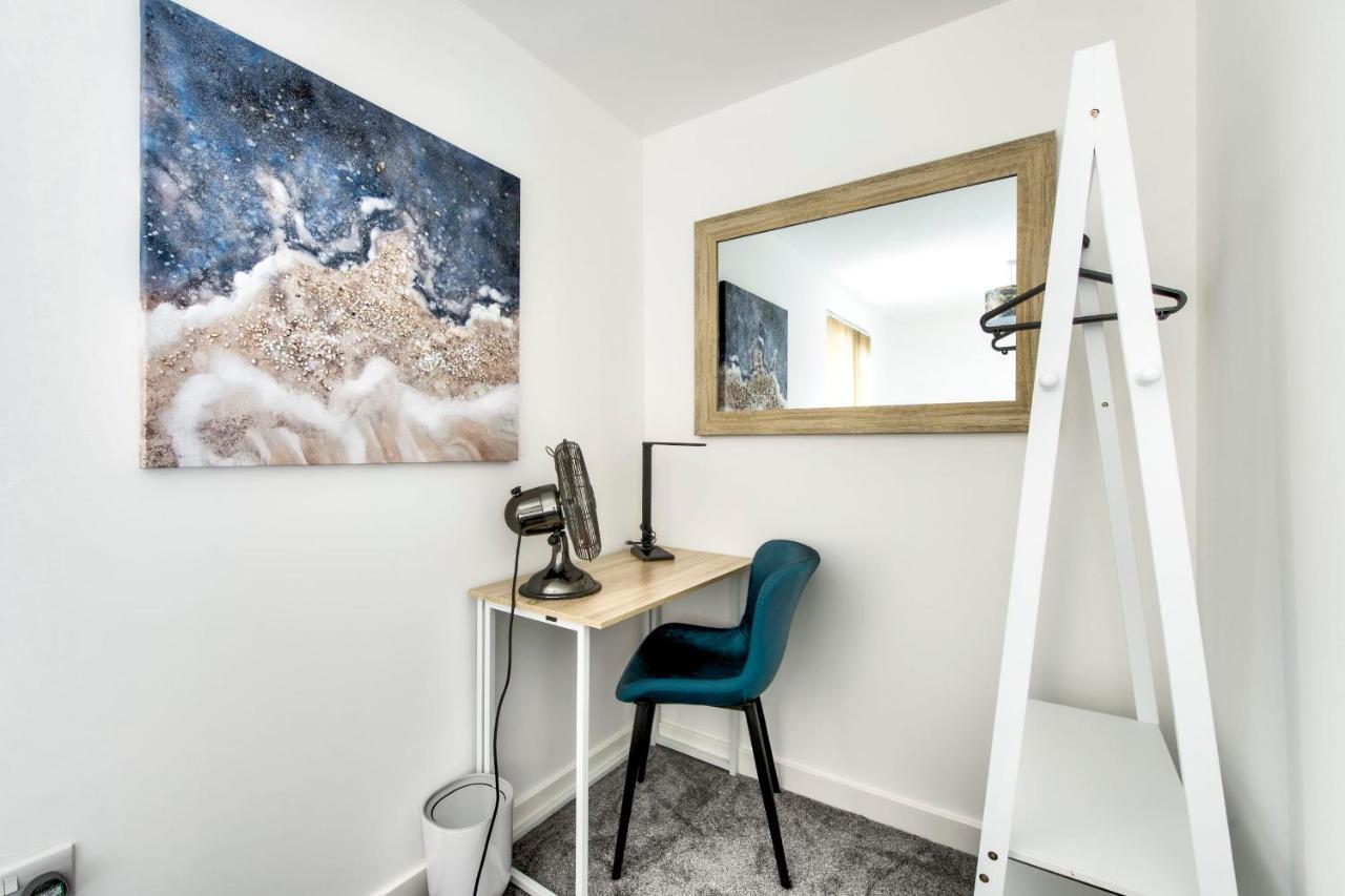 Guestready - Serene 2br W Yard & Parking - Sleeps Up To 6 Vakantiehuis