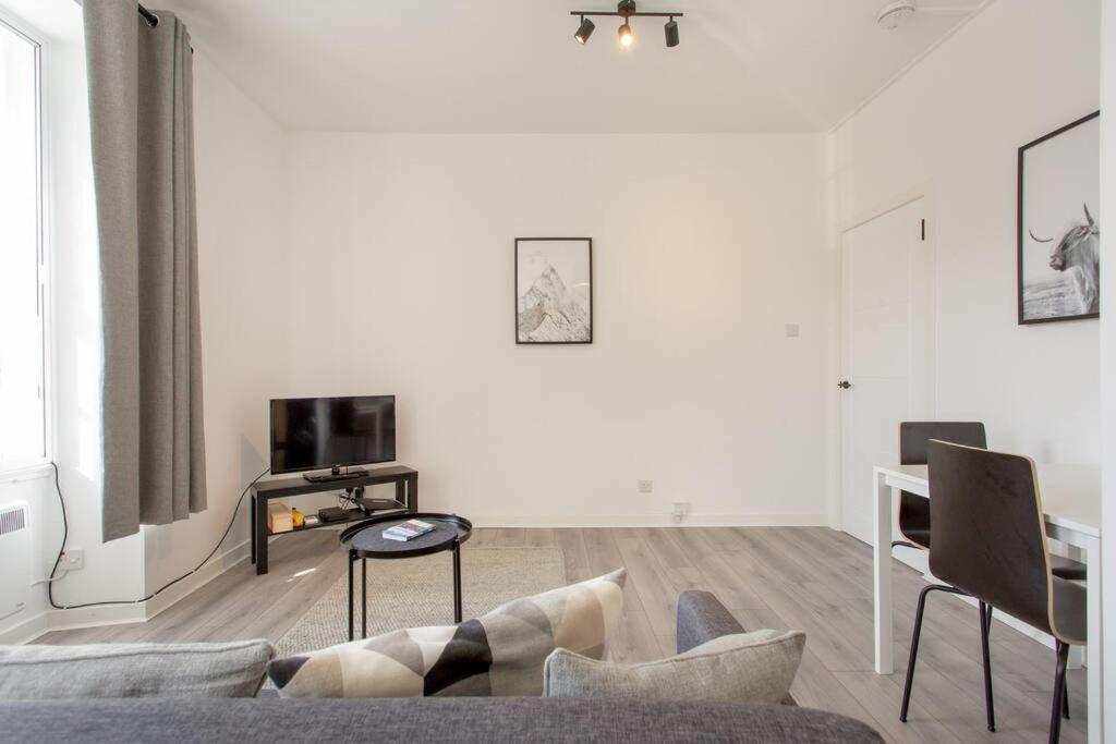 Apartment Modern & Bright 1 Bed For 4 Close To Centre!