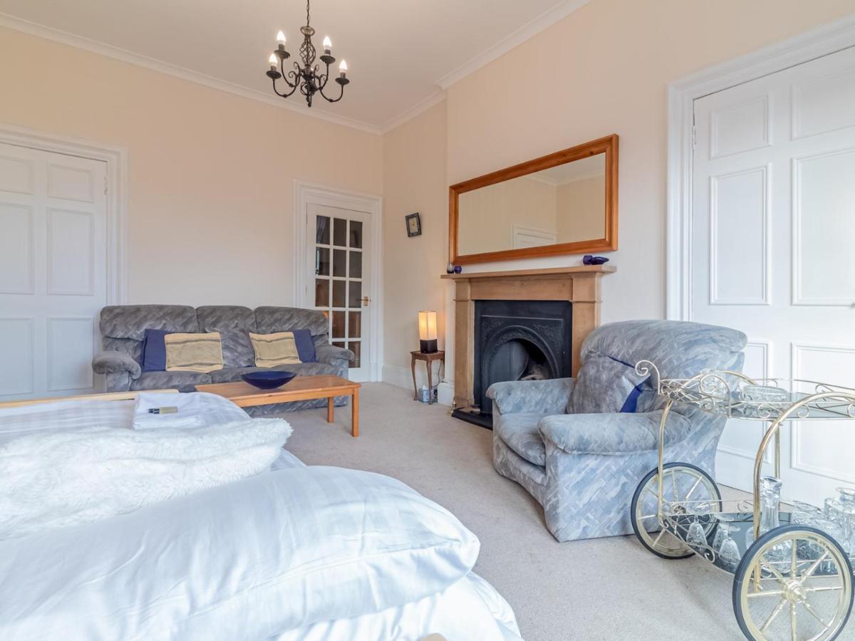Spacious And Bright Property, In Chic Morningside! Sleeps Up To 6 Guests Apartment Edinburgh