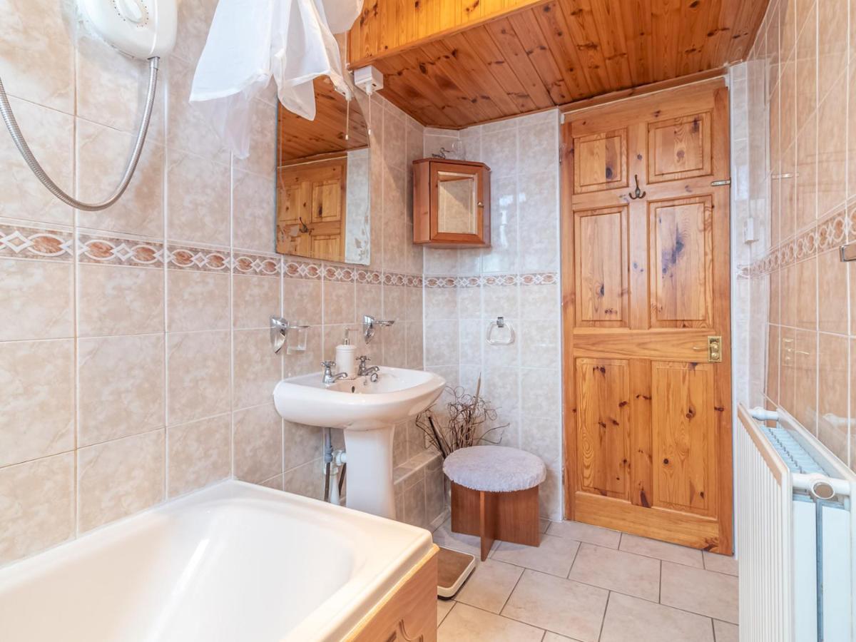 Spacious And Bright Property, In Chic Morningside! Sleeps Up To 6 Guests *