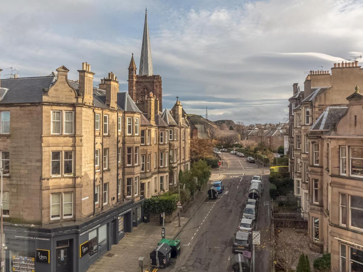 Spacious And Bright Property, In Chic Morningside! Sleeps Up To 6 Guests Apartment *