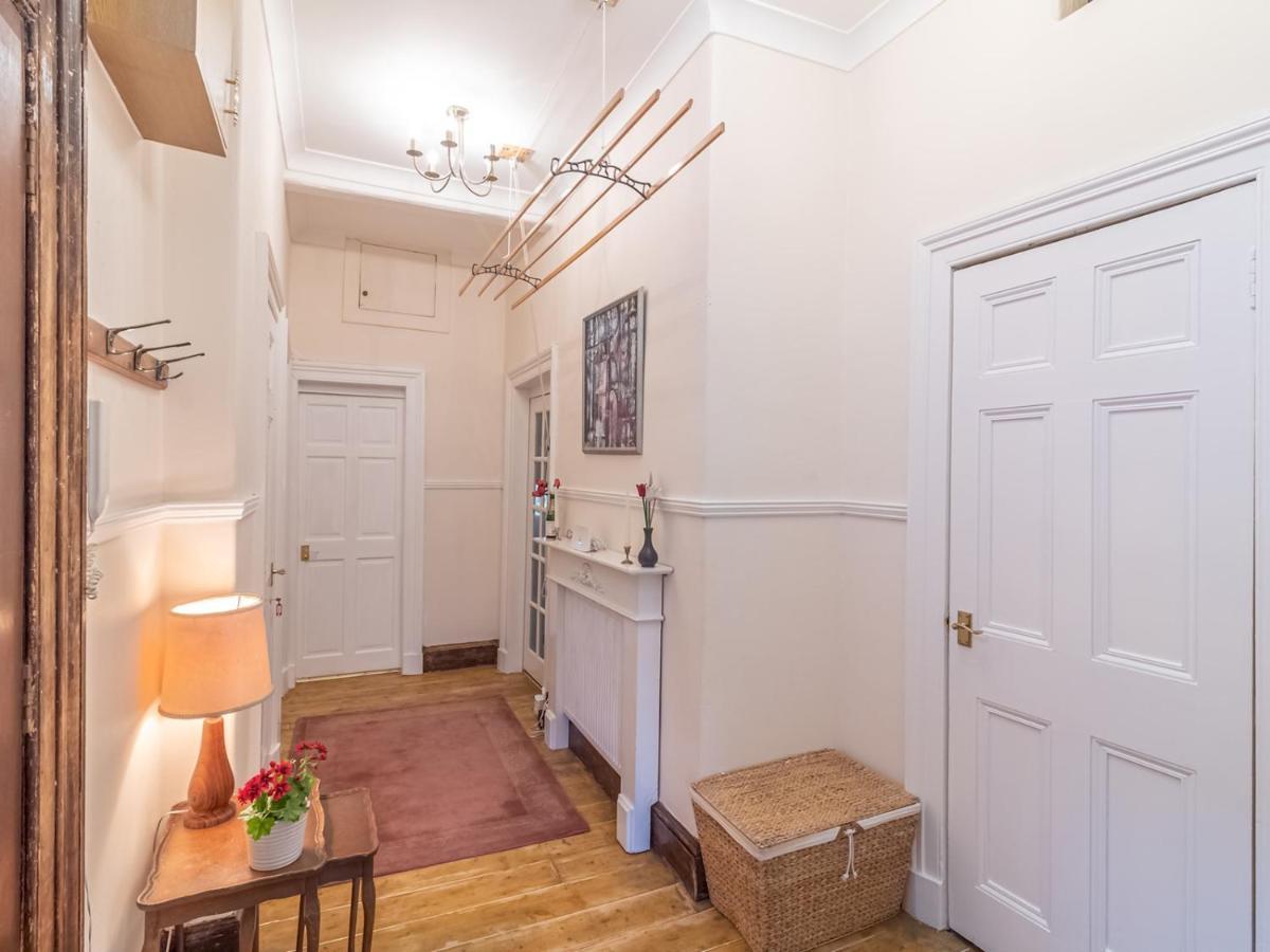 Apartment Spacious And Bright Property, In Chic Morningside! Sleeps Up To 6 Guests