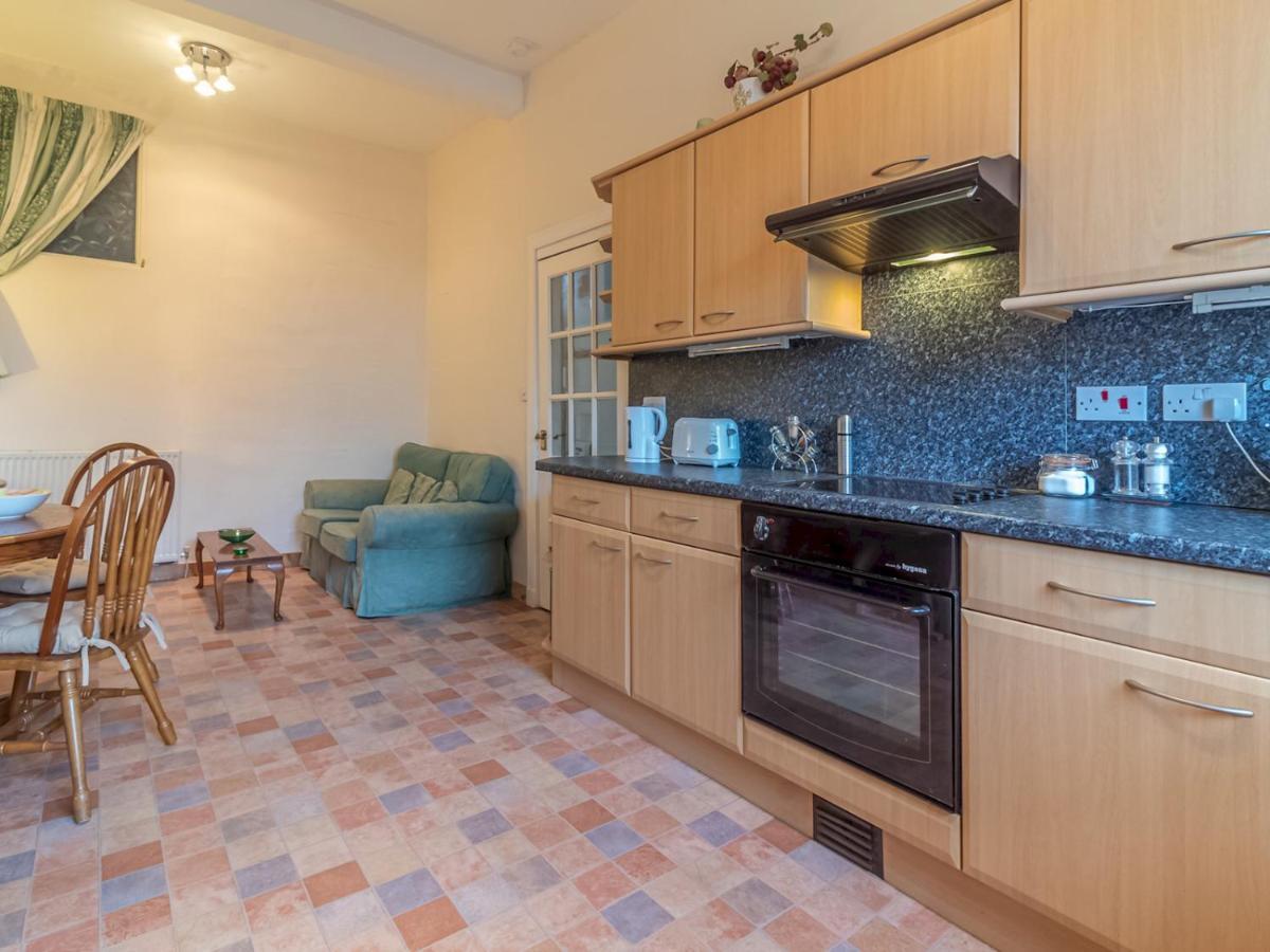 Apartment Spacious And Bright Property, In Chic Morningside! Sleeps Up To 6 Guests