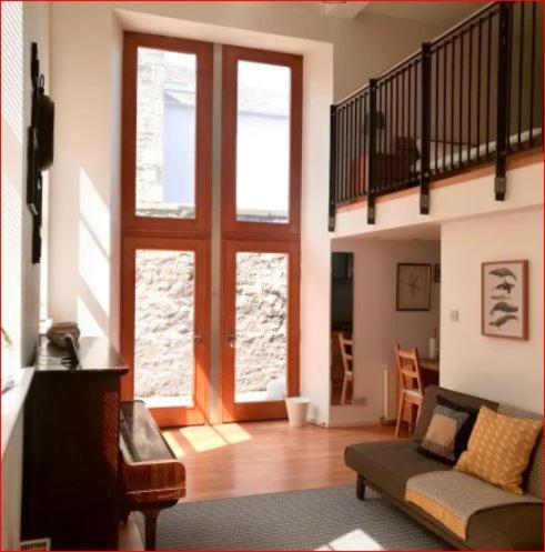 Mezzanine In Historic School Apartment Edinburgh