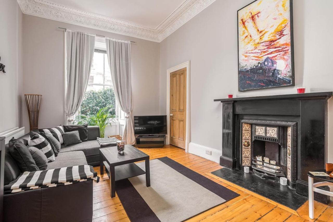 Pass The Keys Chic & Spacious Georgian Apt In Centre - Pets Friendly And Free Parking Apartment *