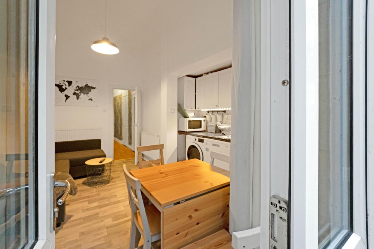 Apartment And Modern With A Garden *