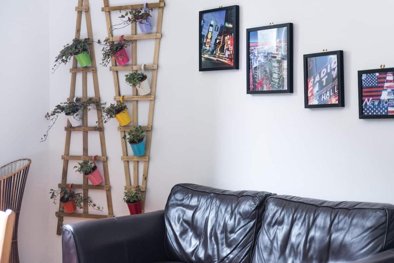 Pass The Keys Chic & Spacious Georgian Apt In Centre - Pets Friendly And Free Parking Apartment Edinburgh