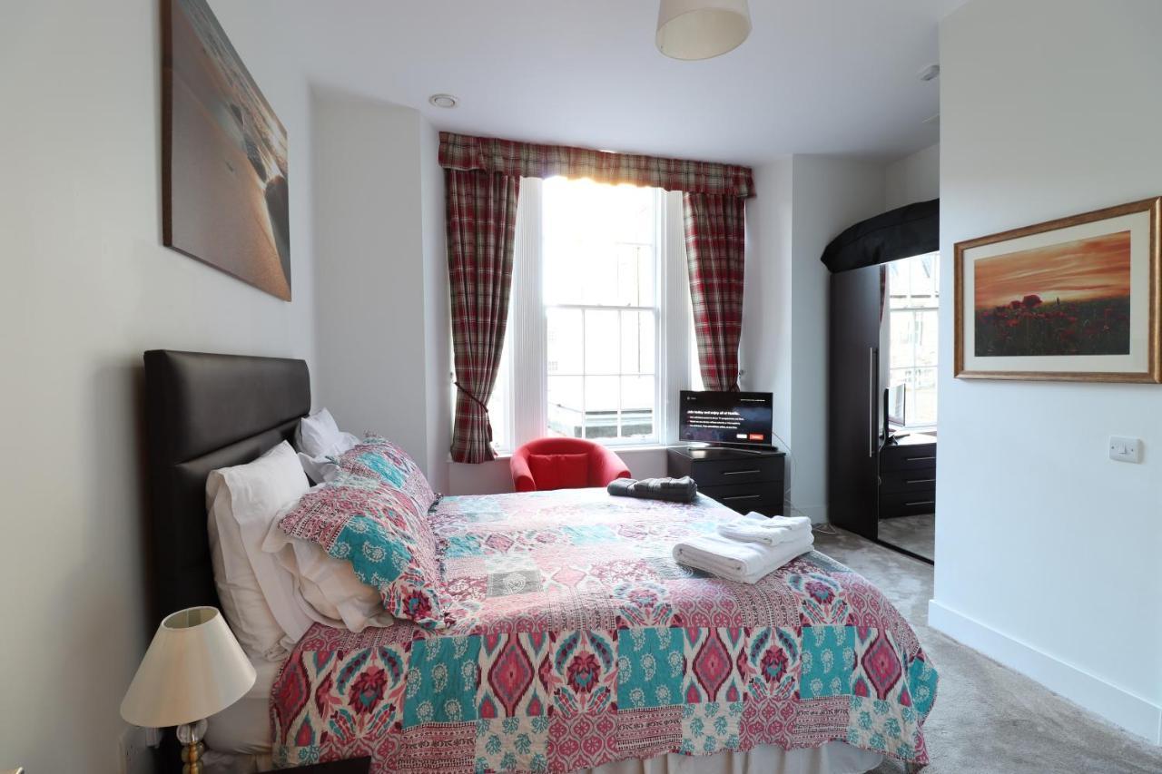 Modern 2bed 2bath Flat Near Princes Street *