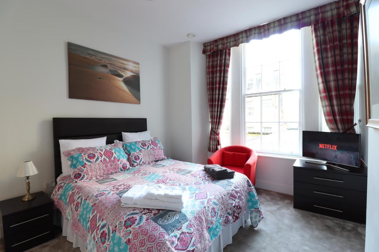 Modern 2bed 2bath Flat Near Princes Street * EDI