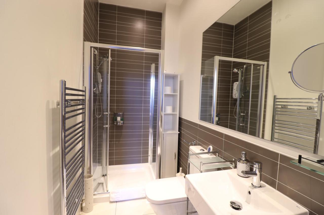 Modern 2bed 2bath Flat Near Princes Street * EDI