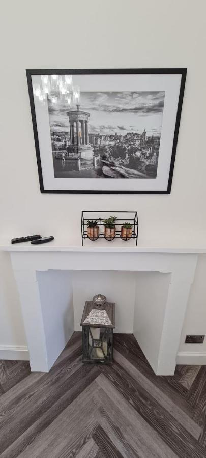 Castle Terrace 1 Bed Looking Onto Castle - Sleeps Upto 4 Edinburgh