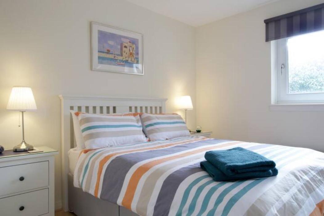 Pass The Keys Cosy And Bright 2 Beds Flat With - Free Parking