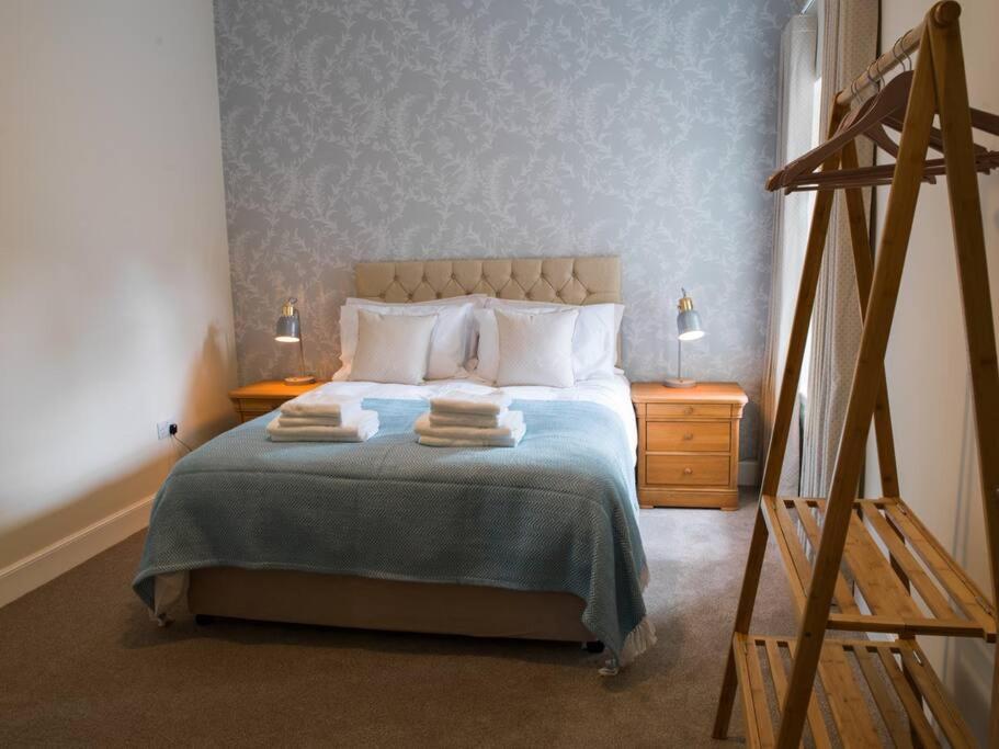 Stunning 1820s Stables Converted Apartment *