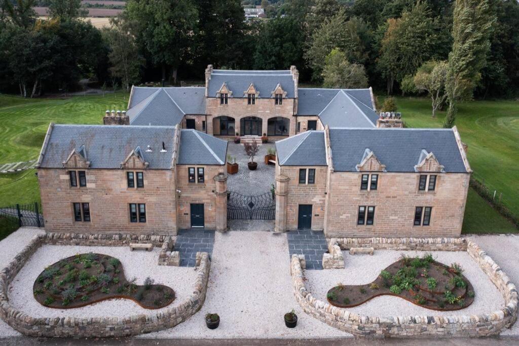 Stunning 1820s Stables Converted Apartment Edinburgh