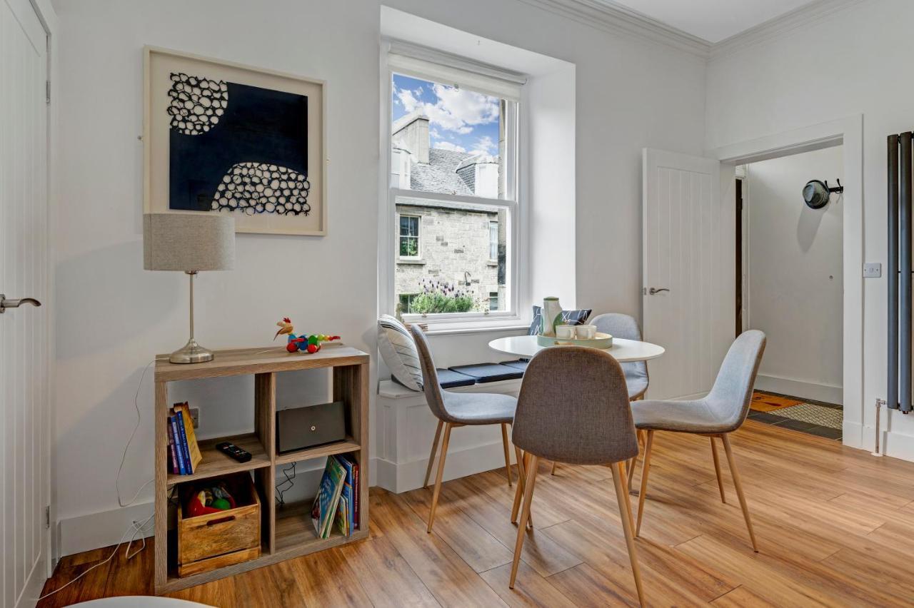 Apartment Cozy With Character Mclaren Westend Free Secure Parking *