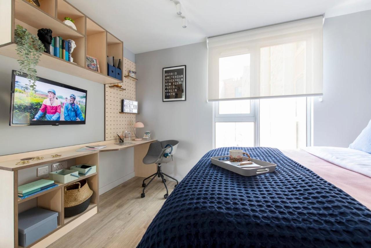 Sleek Studios, And Private Bedrooms At Silk Mill Close To Old Town *