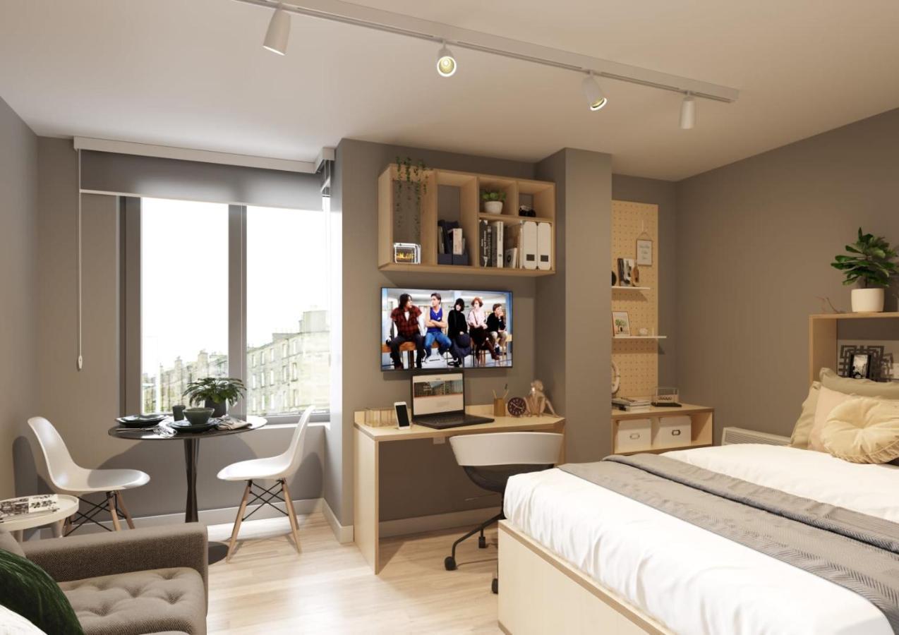 Sleek Studios, And Private Bedrooms At Silk Mill Close To Old Town Apartment