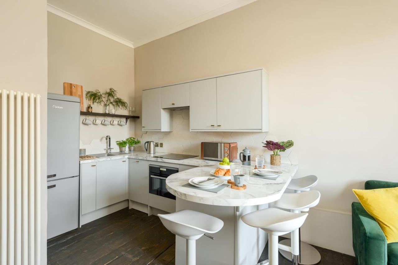 Spacious 2br Leith Apartment Edinburgh