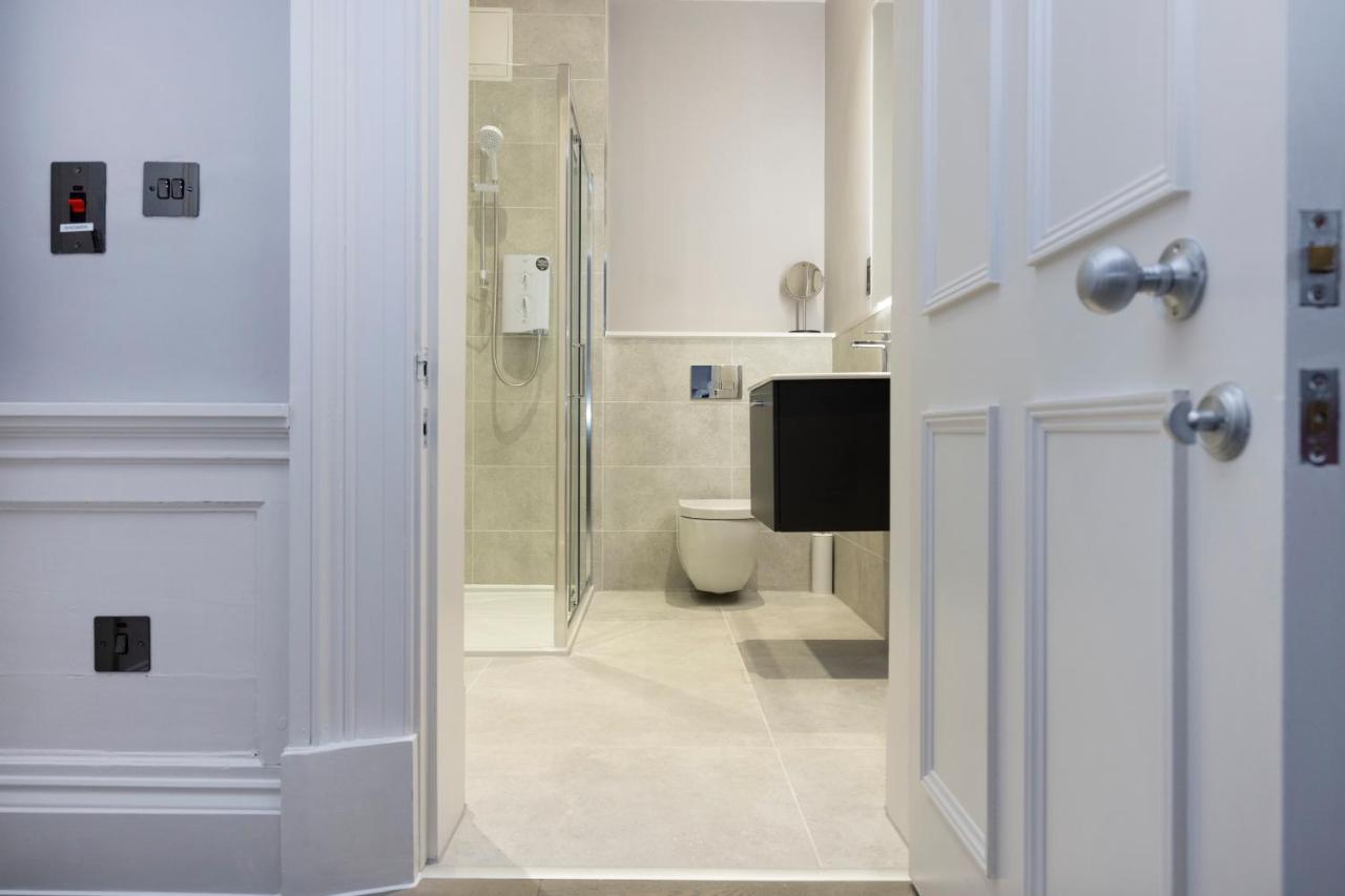 Apartment Joivy Statement On Historic George Street Edinburgh