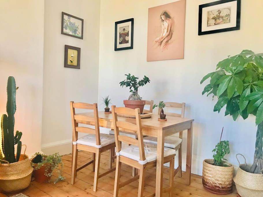 Cosy 2 Bedroom Flat In * EDI