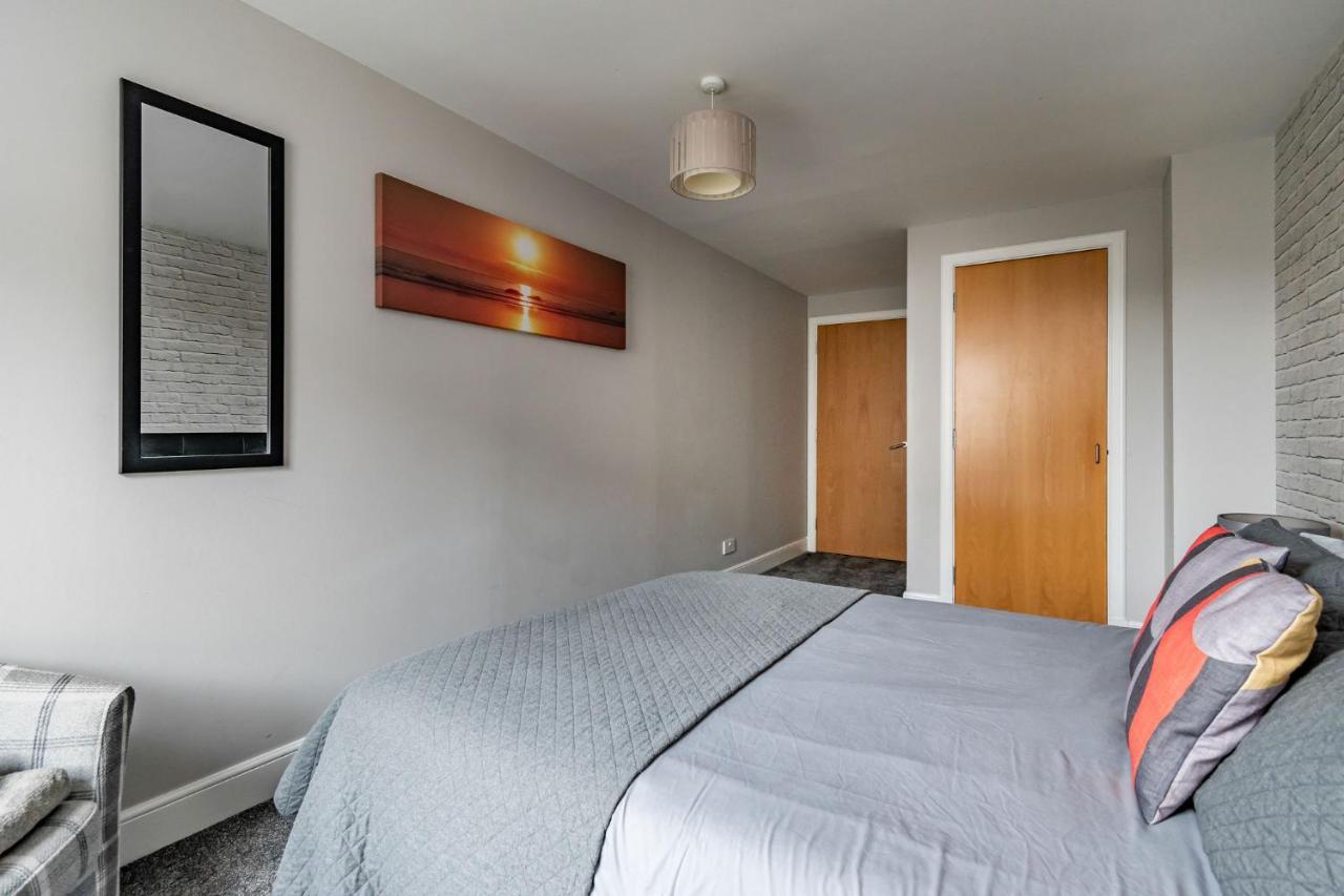 Apartment Amazing - Cables Wynd Near The Shore - Free Parking *