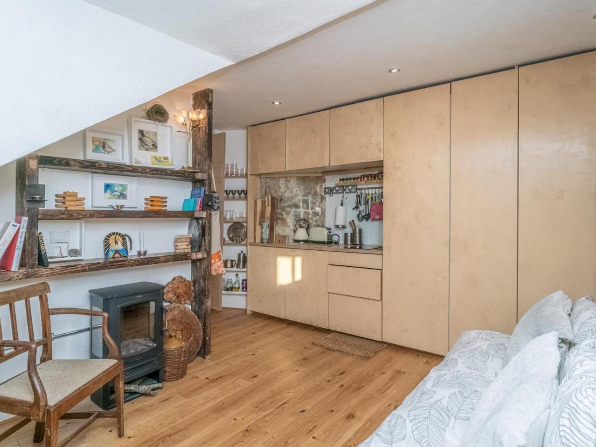 Pass The Keys Cosy And Stylish Open Plan Studio In New Town * Edinburgh