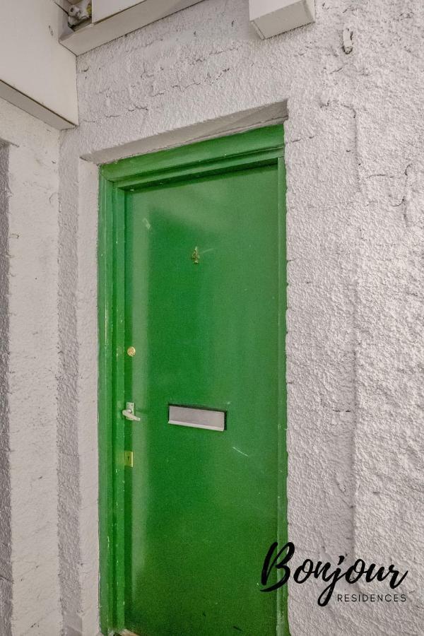 Cosy Grassmarket 2br-1ba - Newly Decorated! By Bonjour Residences * Edinburgh