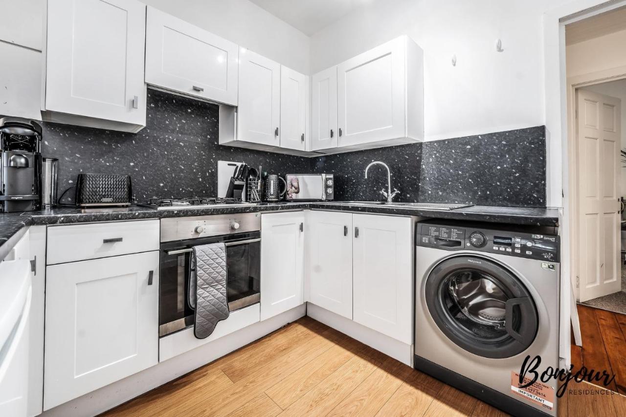 Cosy Grassmarket 2br-1ba - Newly Decorated! By Bonjour Residences * Edinburgh