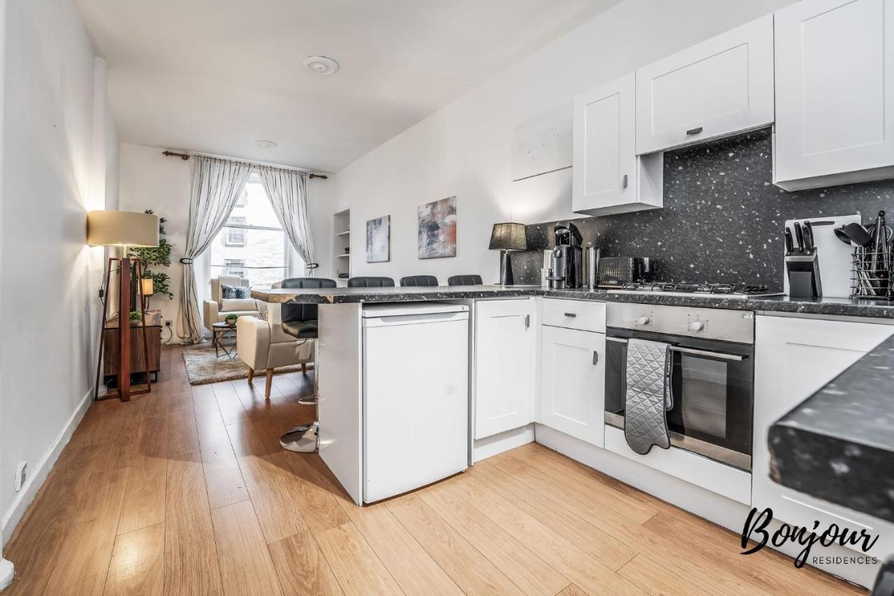 Cosy Grassmarket 2br-1ba - Newly Decorated! By Bonjour Residences *
