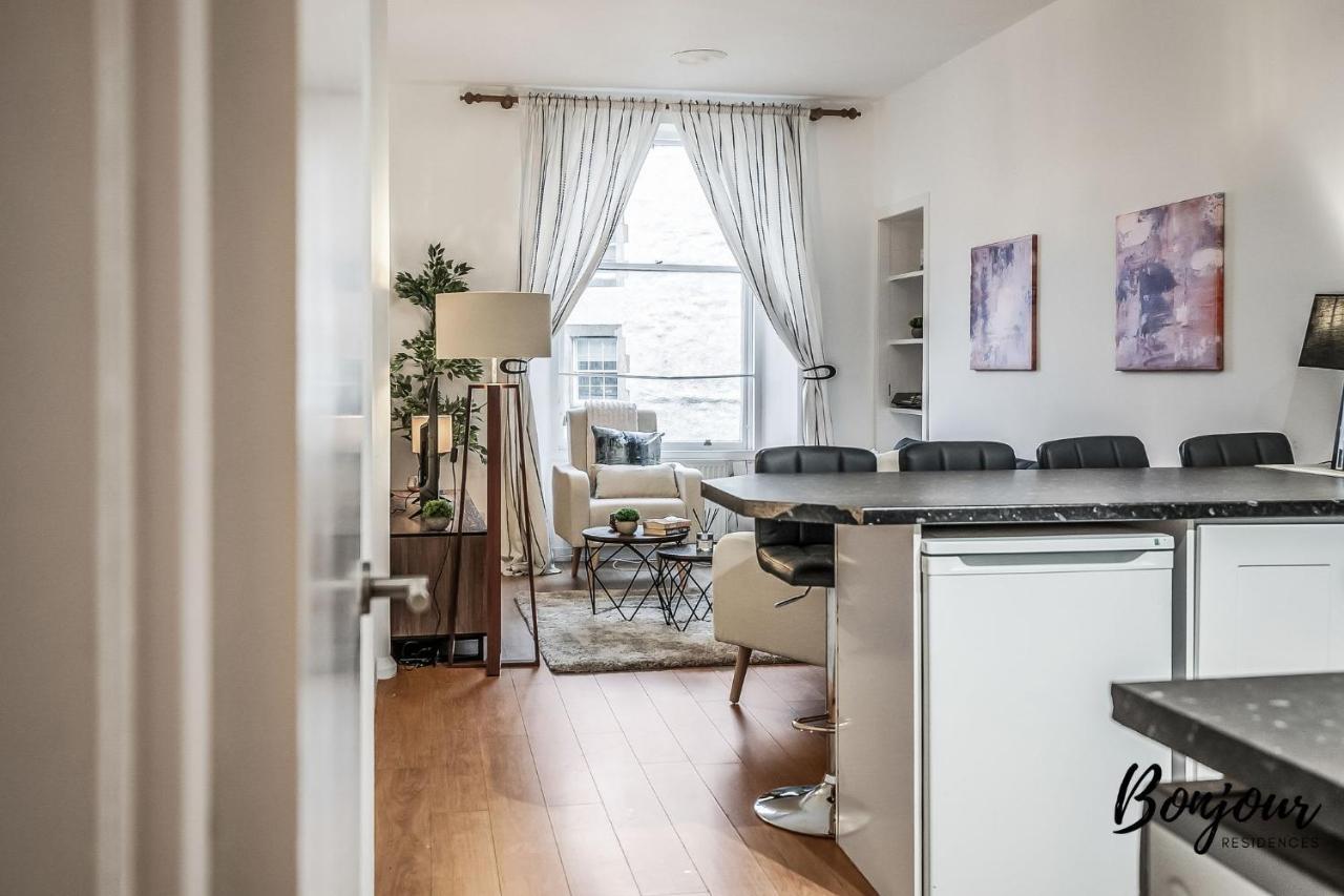 Cosy Grassmarket 2br-1ba - Newly Decorated! By Bonjour Residences * Edinburgh
