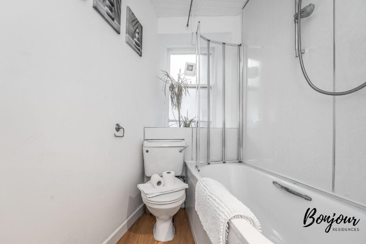 Cosy Grassmarket 2br-1ba - Newly Decorated! By Bonjour Residences