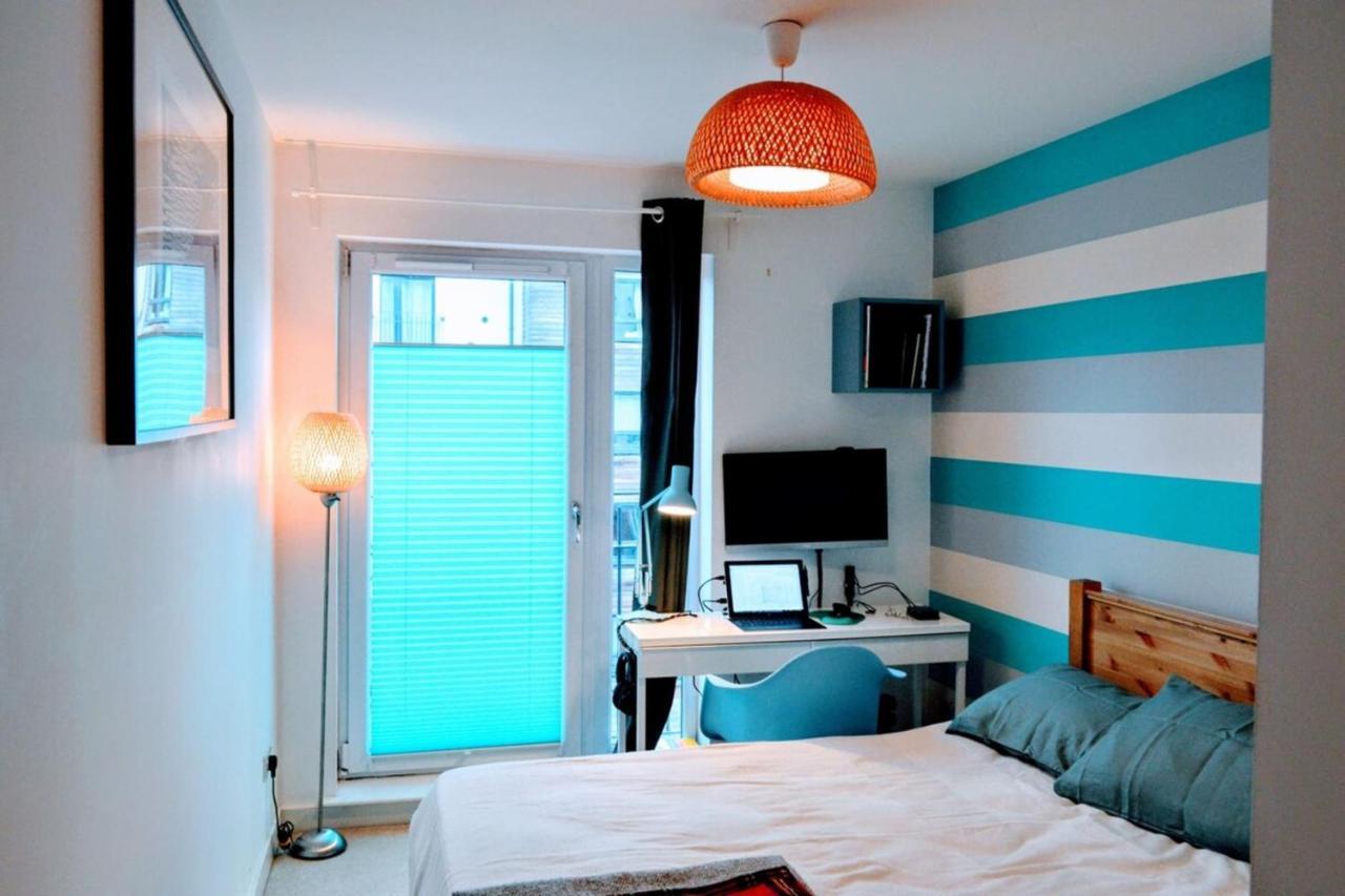 Quirky And Modern Near The Shore *