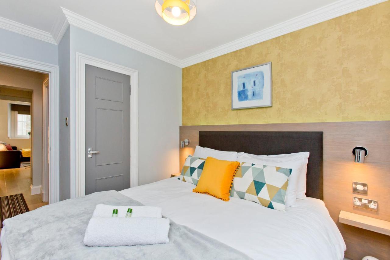 Ultra Modern, West End Village, Refurbished 1 Bed Apartment *