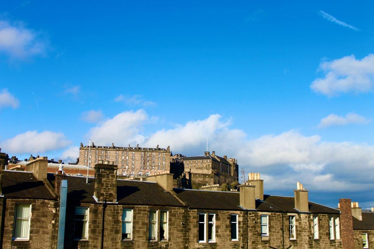 Lothian Road - Castle View *