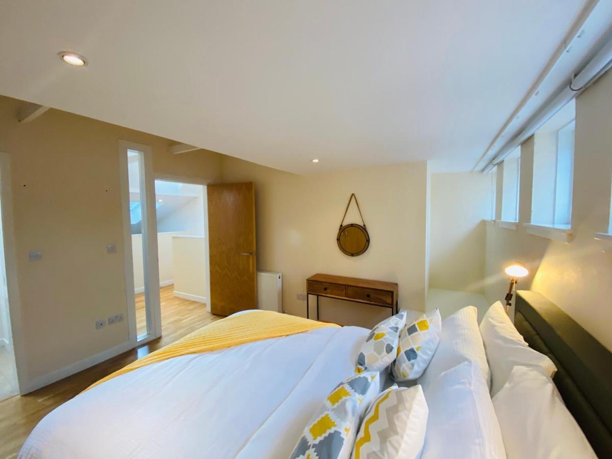 Apartment 2 Bed 2 Bath With Private Parking Edinburgh