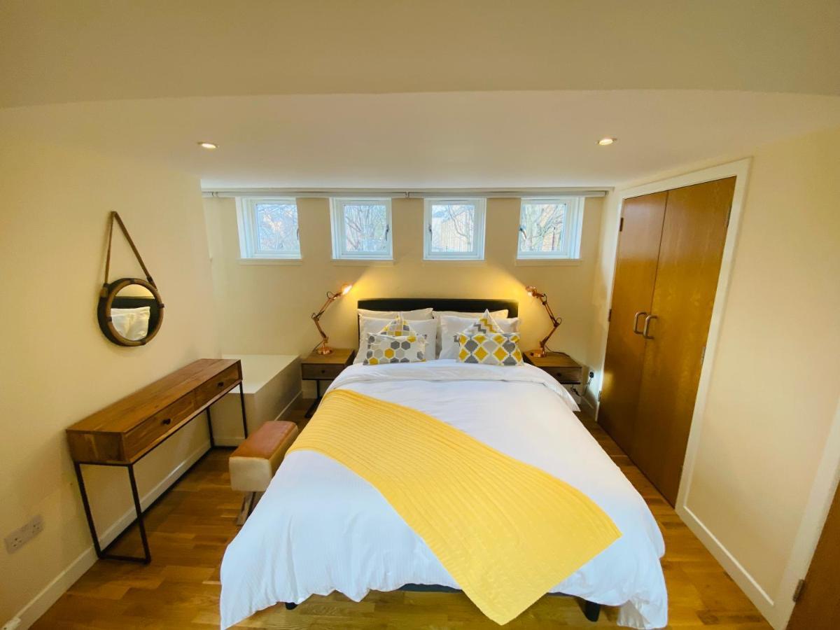 Apartment 2 Bed 2 Bath With Private Parking Edinburgh