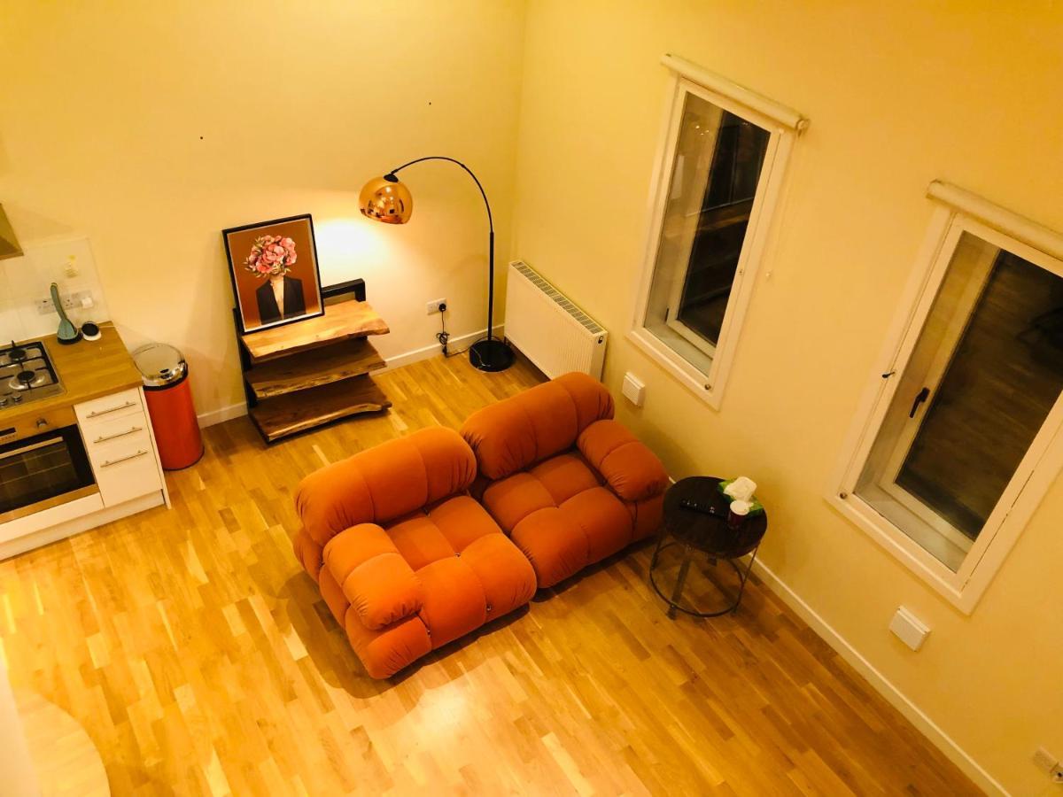 2 Bed 2 Bath With Private Parking Apartment Edinburgh