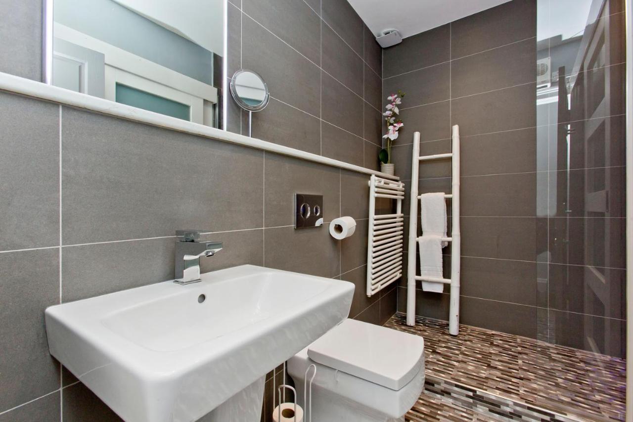 Apartment Ultra Modern, West End Village, Refurbished 1 Bed Edinburgh