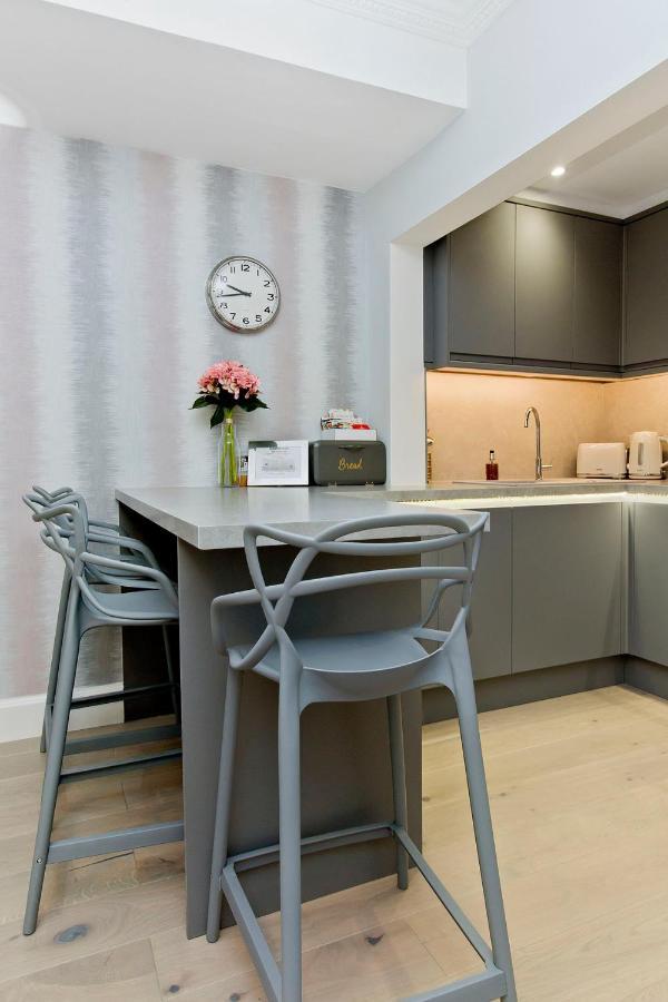 Ultra Modern, West End Village, Refurbished 1 Bed *