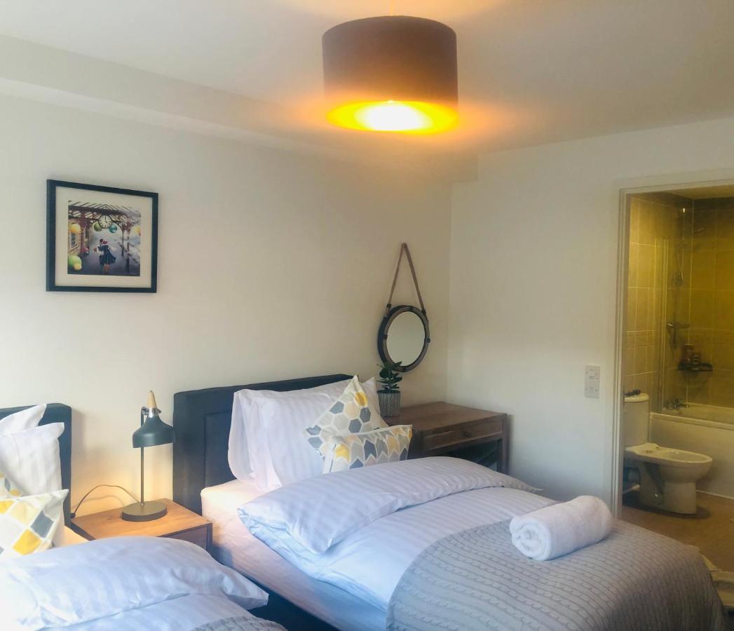 Apartment 2 Bath Free Parking *