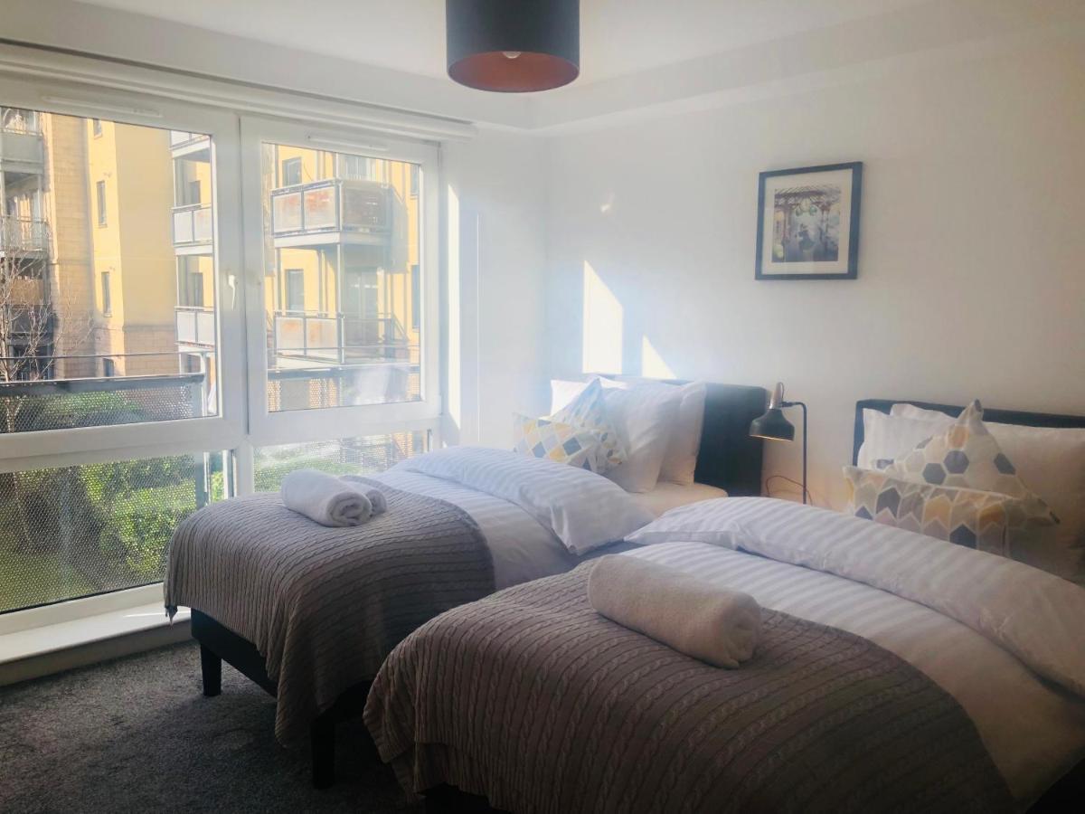 2 Bath Free Parking Apartment *