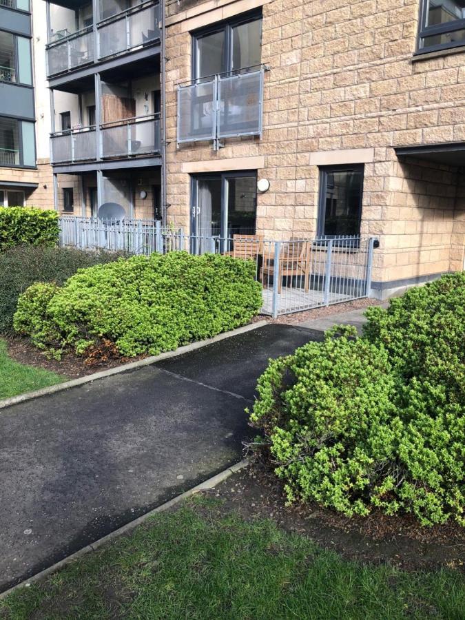 2 Bath Free Parking Apartment