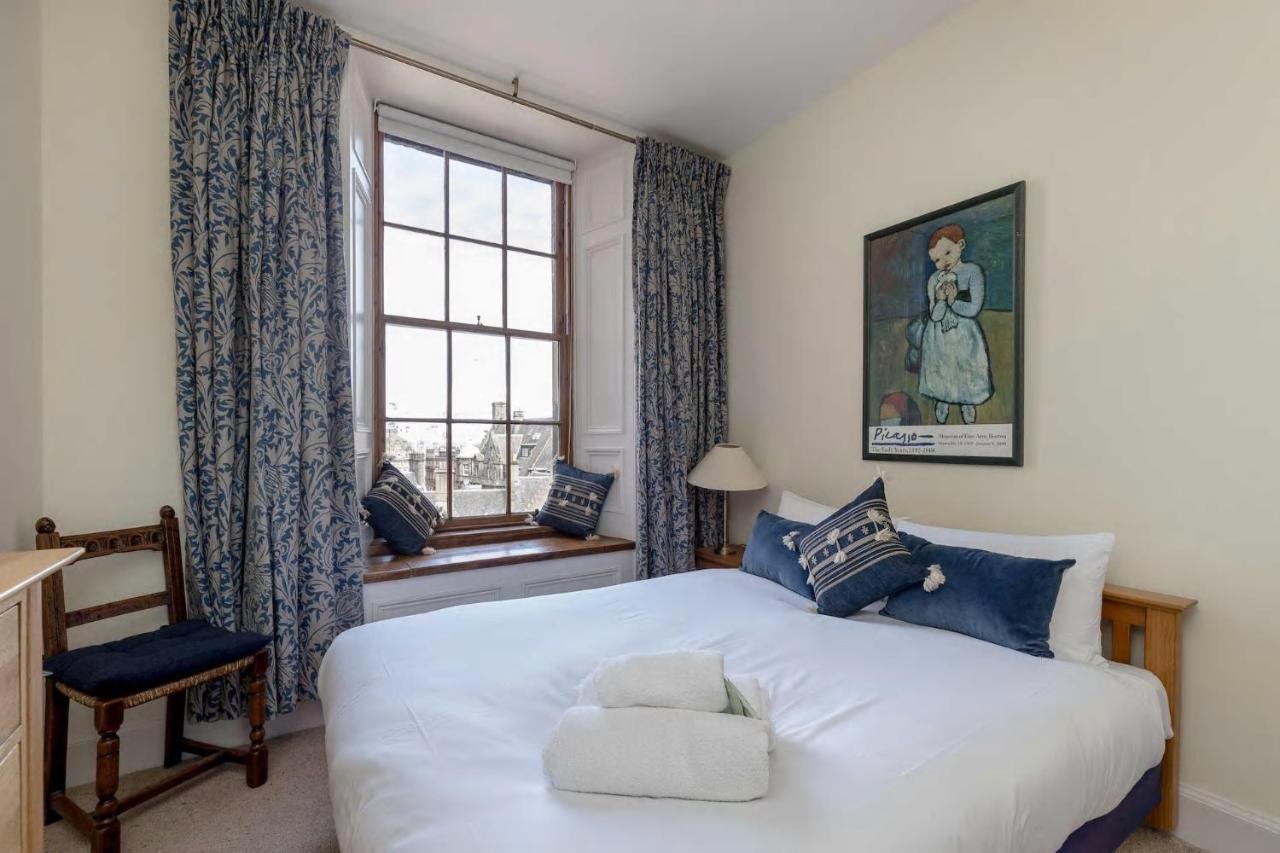 Stunning Panoramic Views: Heart Of The Royal Mile * Edinburgh