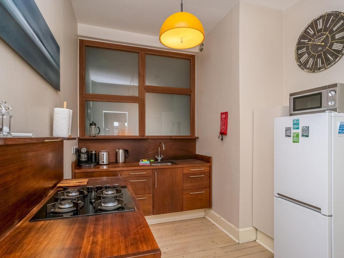 New Stunning 3 Beds Flat In Chic Area Of The