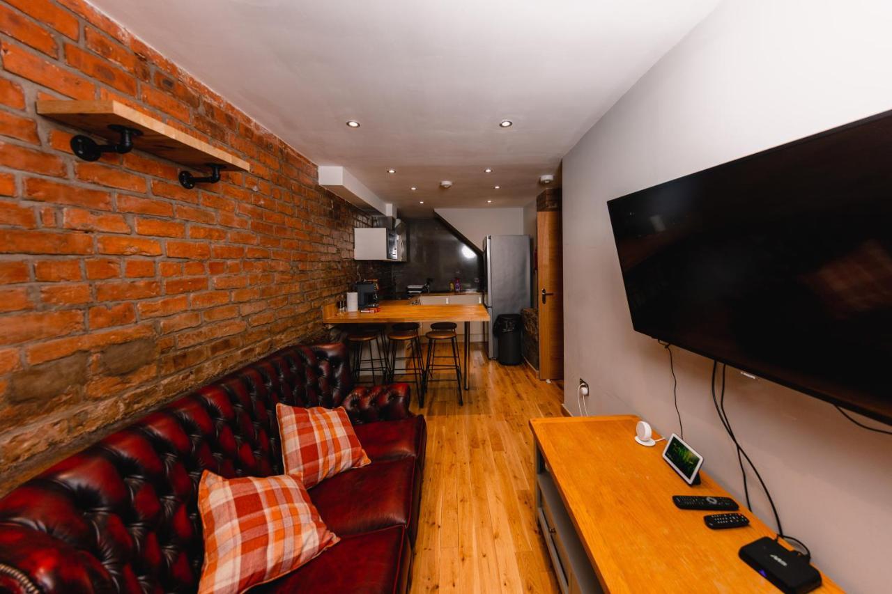 Superb Luxury Quality Central Apartment On Canal Apartment EDI