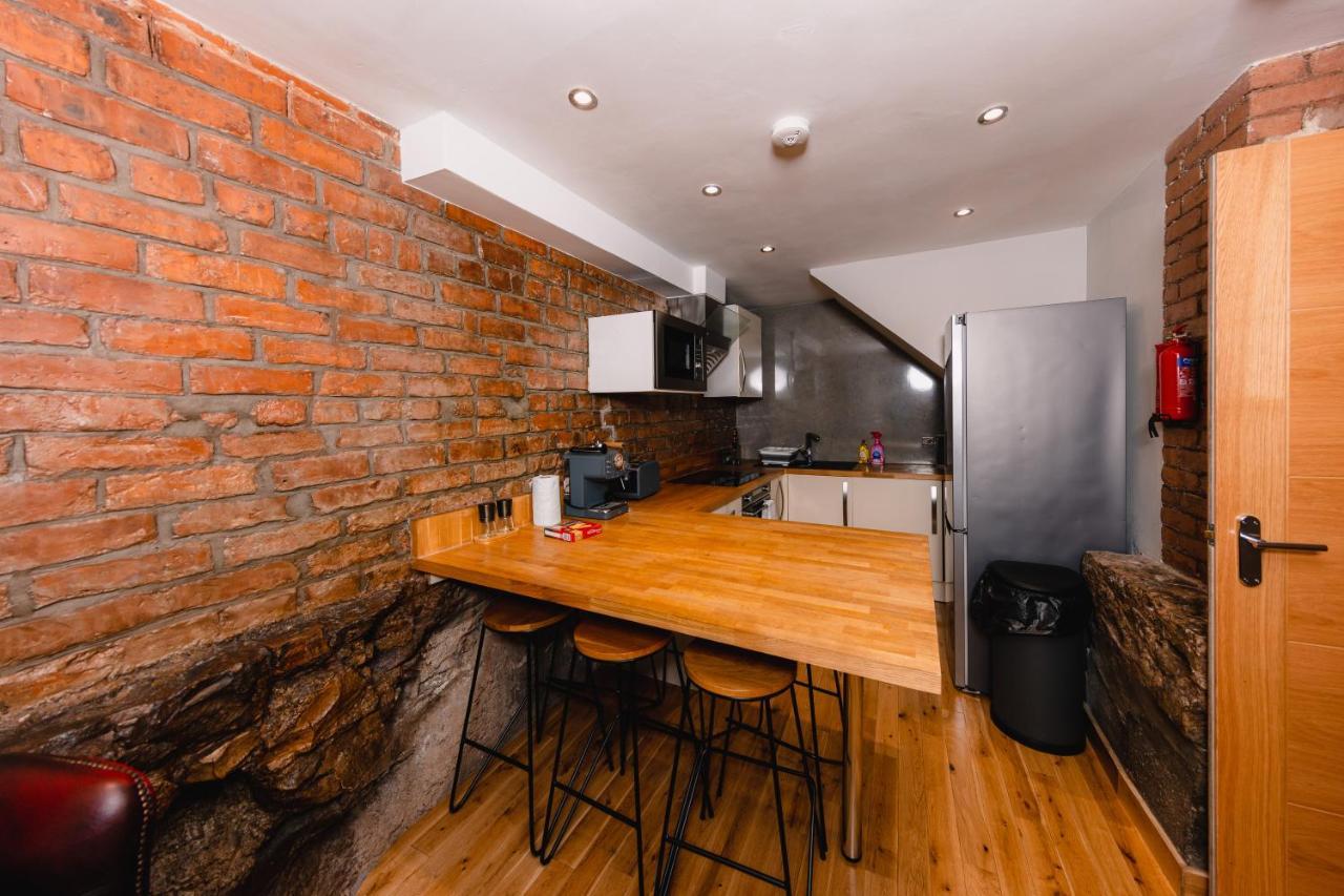 Apartment Superb Luxury Quality Central Apartment On Canal EDI