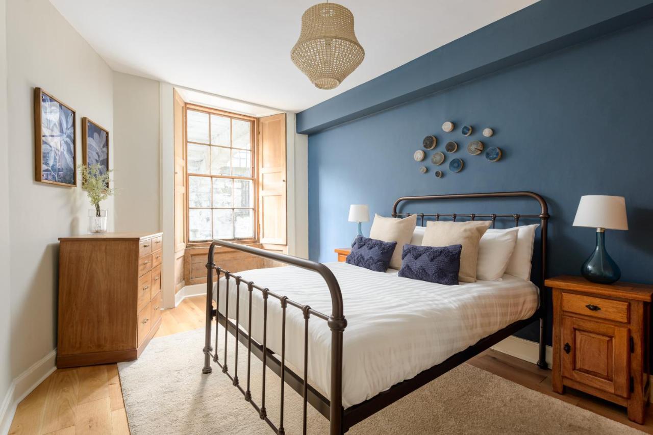 The Broughton St. Apartment *