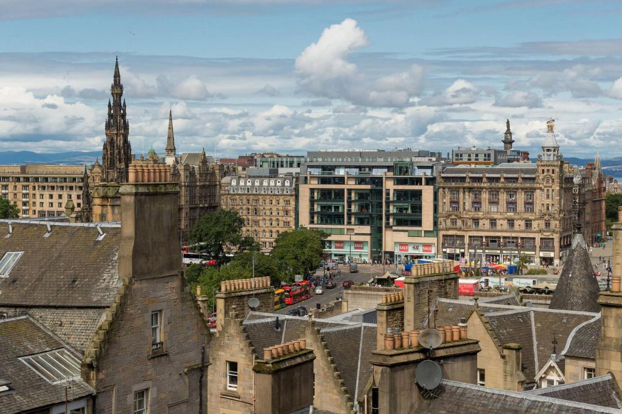 Stunning Panoramic Views: Heart Of The Royal Mile Apartment *